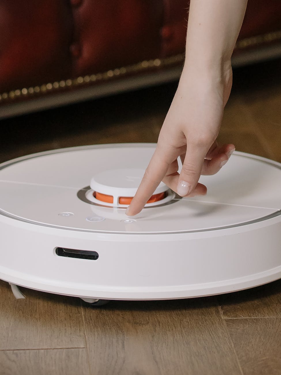 Advanced robot vacuum cleaner with auto-empty station